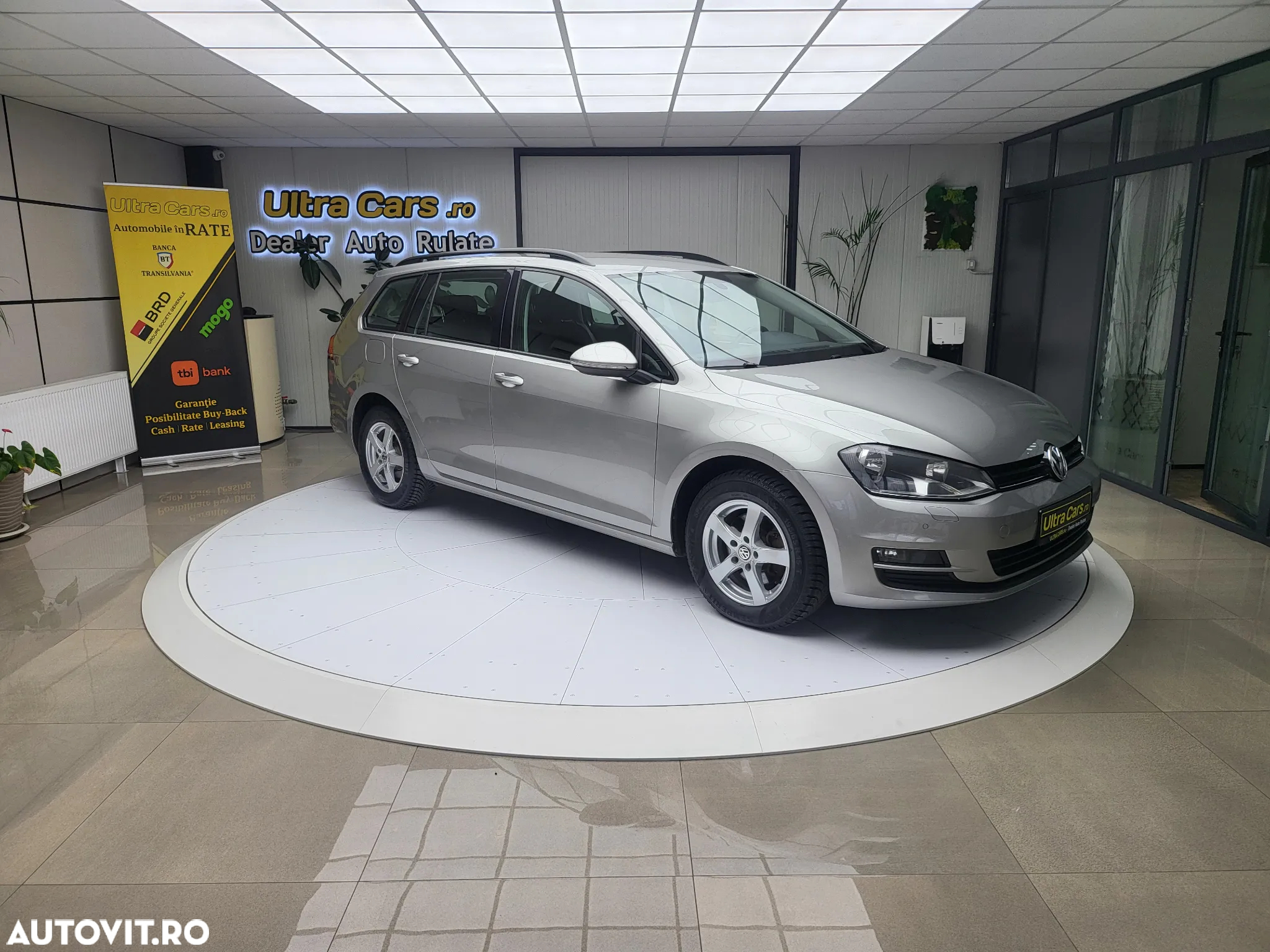Volkswagen Golf 1.6 TDI BMT Comfortline - 8