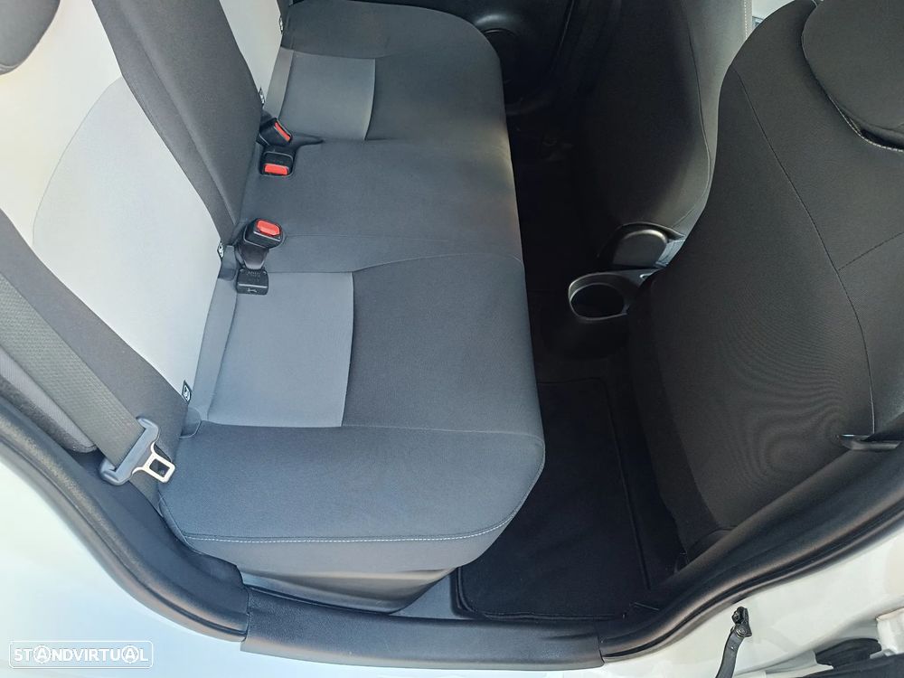 Toyota Yaris 1.5 HDF Comfort - 31