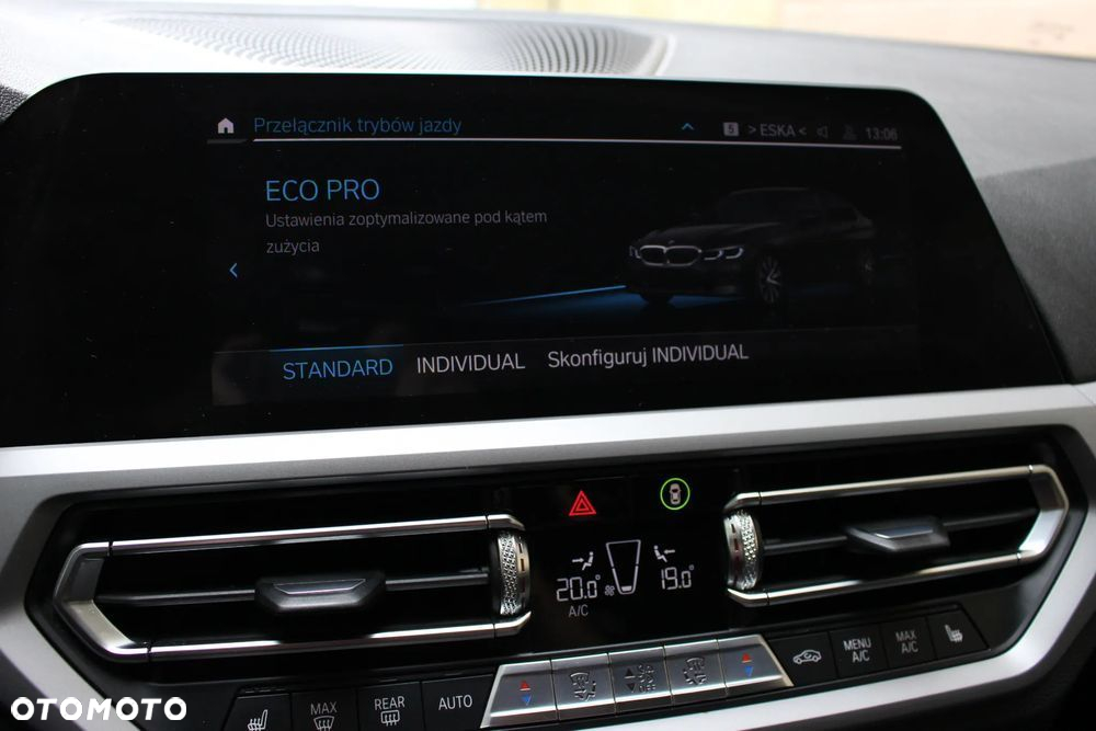 BMW Seria 3 318d Sport Line - 34