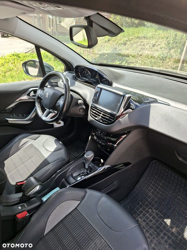 Peugeot 2008 1.2 Pure Tech Allure S&S EAT6 - 8