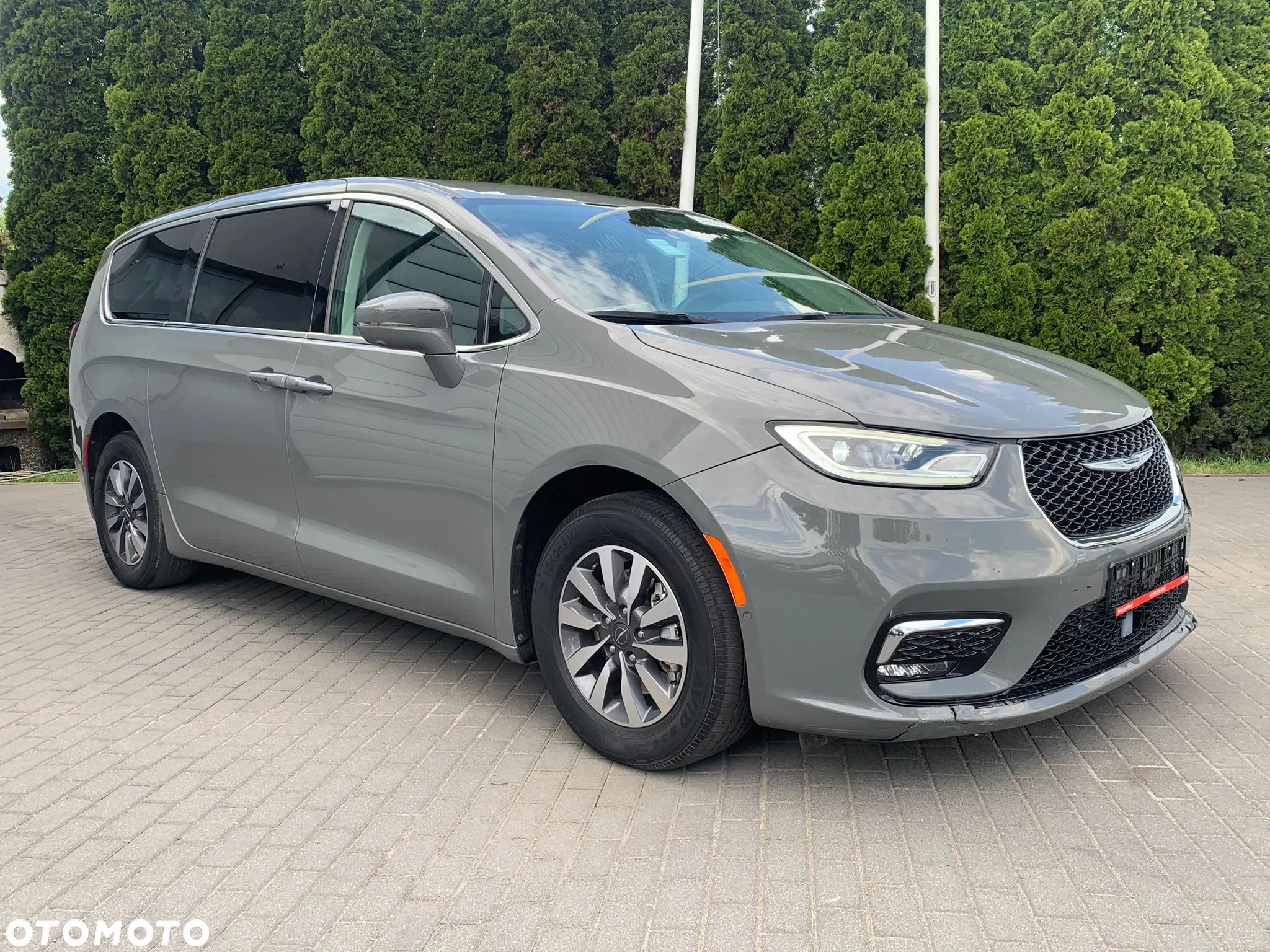 Chrysler Pacifica - 1
