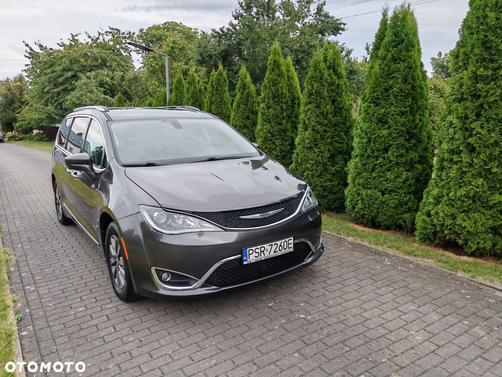 Chrysler Pacifica - 2