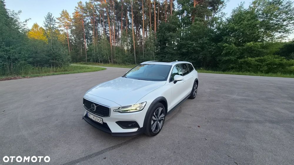 Volvo V60 Cross Country Plus B5 B AWD - 1