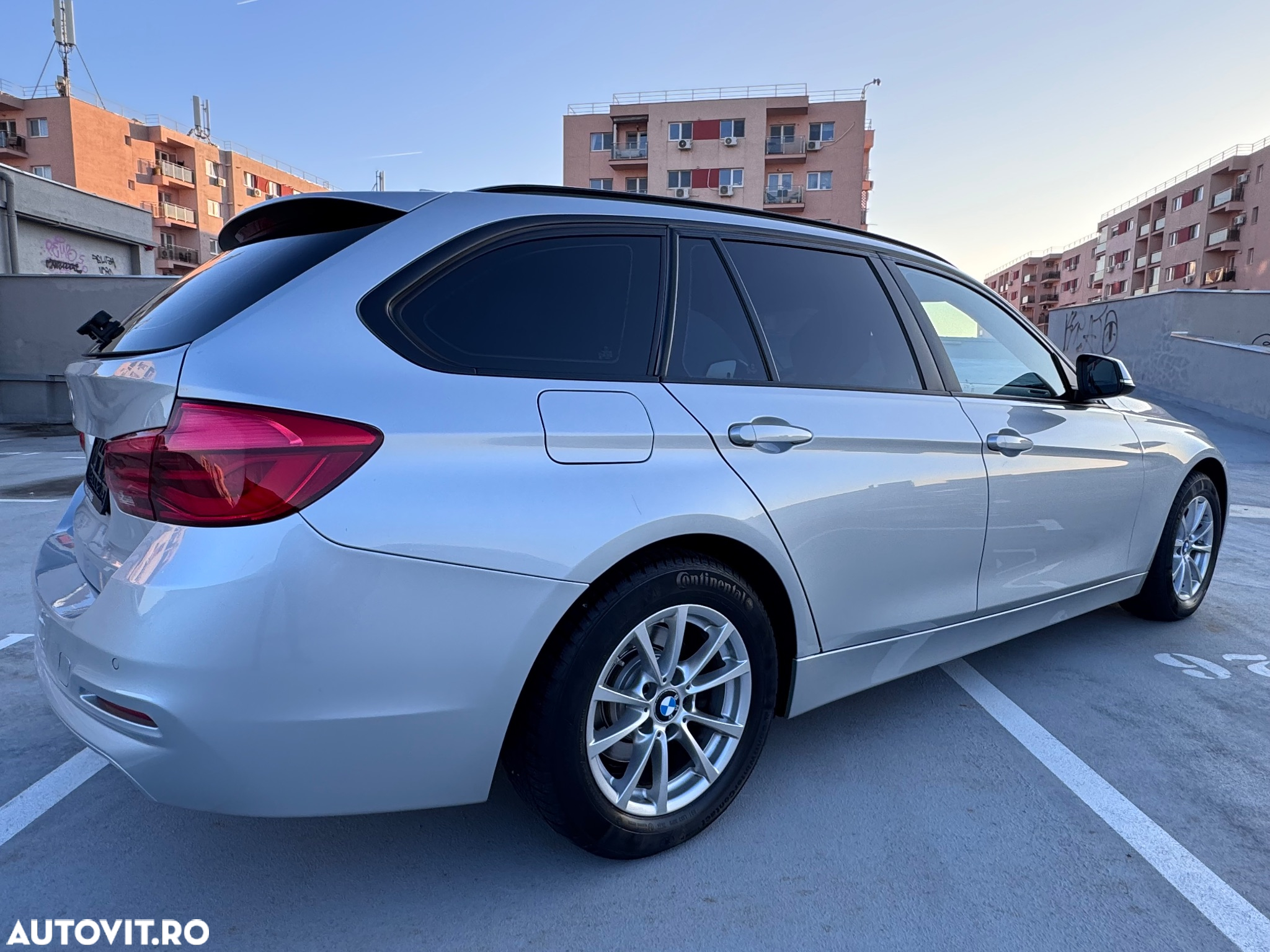 BMW Seria 3 318d Touring Aut. - 9