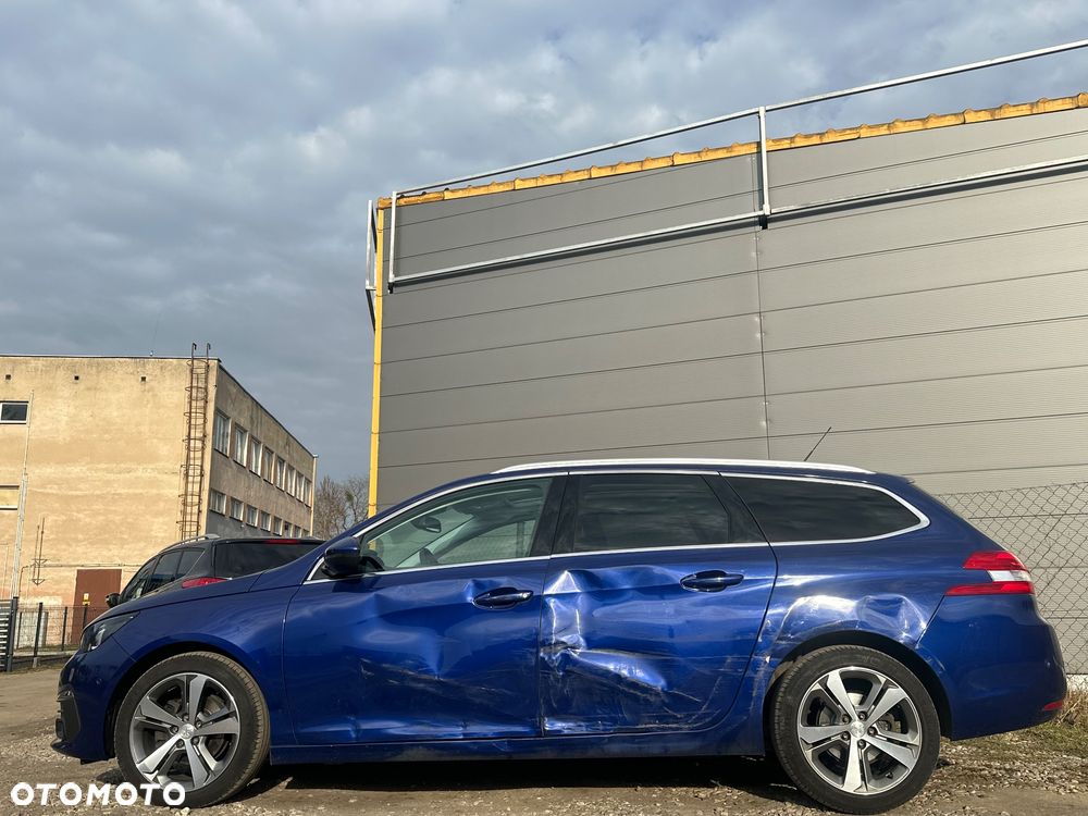 Peugeot 308 BlueHDi 130 EAT8 Business - 4