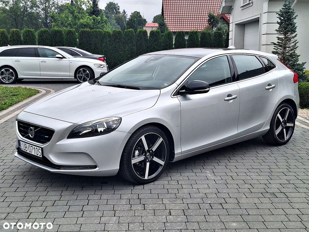 Volvo V40 D2 Momentum - 12