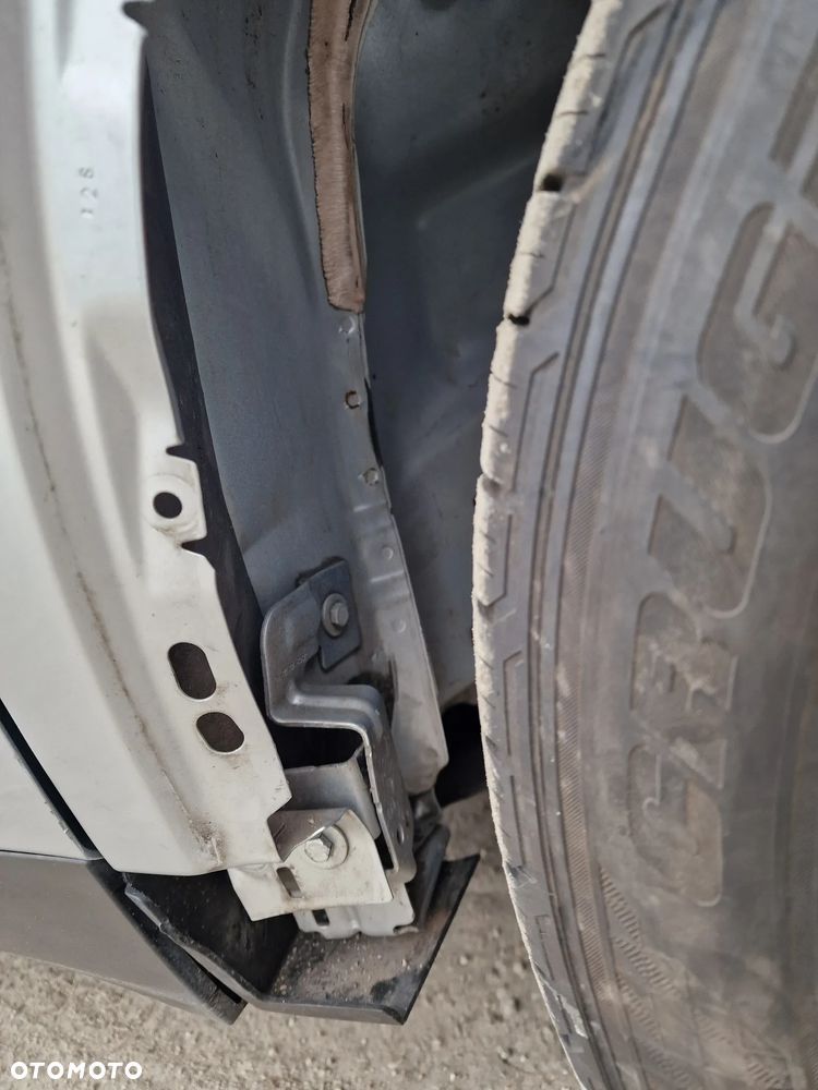 Jaguar E-Pace P200 AWD R-Dynamic S - 33