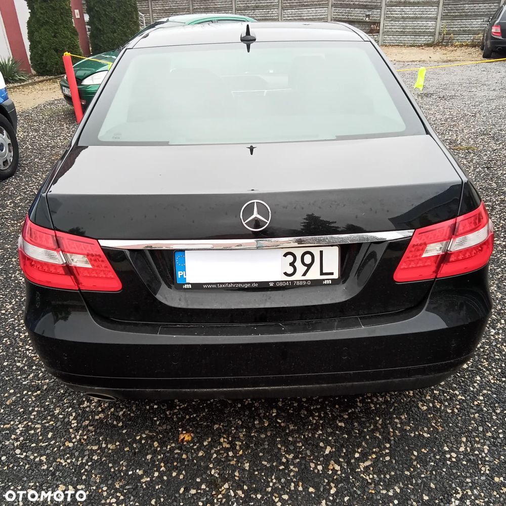 Mercedes-Benz Klasa E 200 NGT BlueEFFICIENCY Automatik - 14