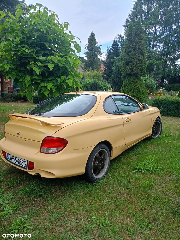 Hyundai Coupe 1.6 Base - 3