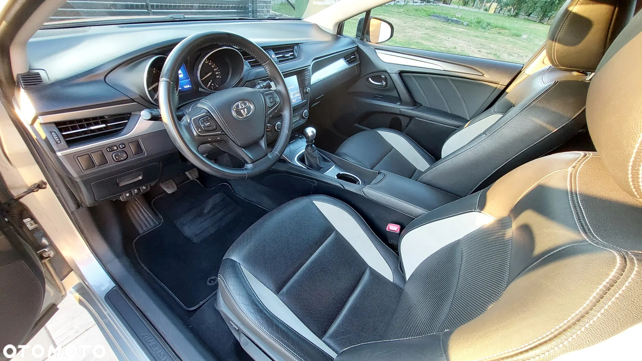 Toyota Avensis - 12