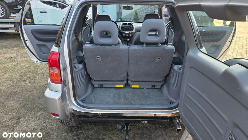 Toyota RAV4 4x4 Sol - 34