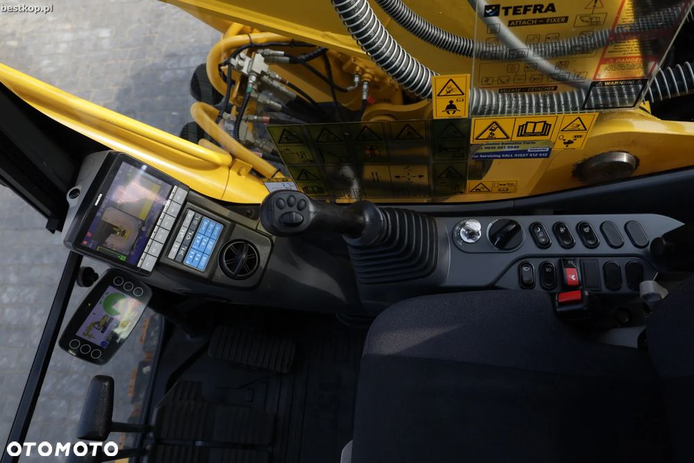 Komatsu PC210LC-11 - 23