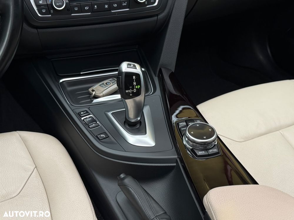 BMW Seria 3 320d xDrive Aut. Modern Line - 33
