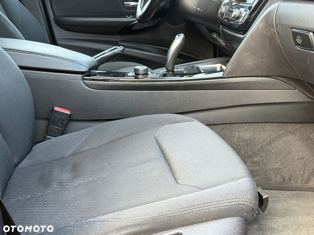 BMW Seria 3 316d Sport Line - 26