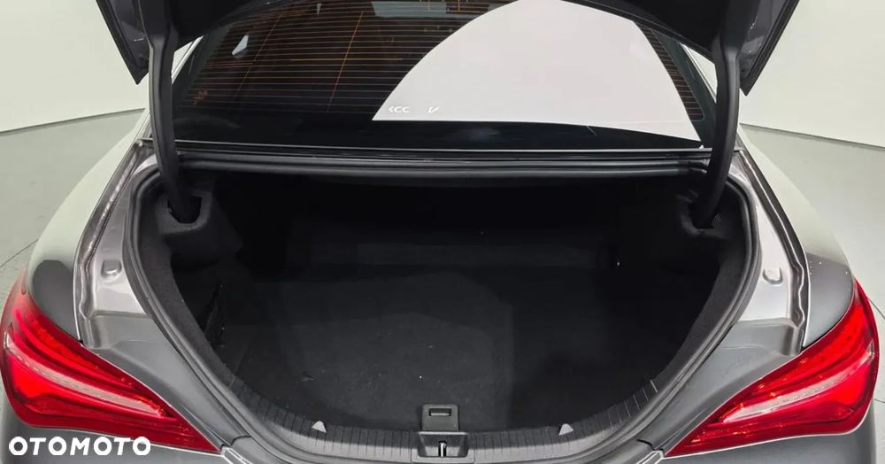 Mercedes-Benz CLA 250 4Matic 7G-DCT AMG Line - 18