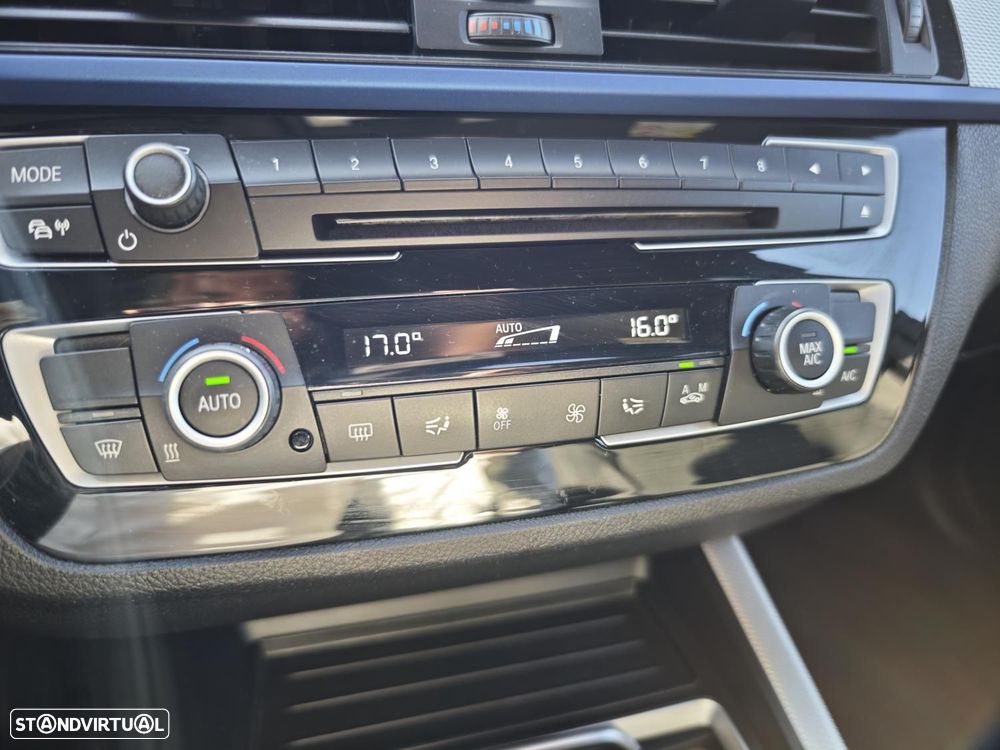 BMW 116 d Pack Desportivo M Auto - 35
