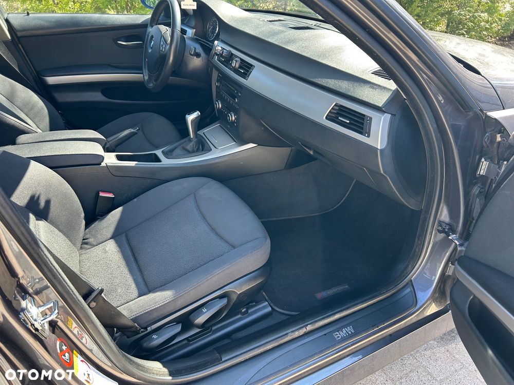 BMW Seria 3 318d DPF - 10