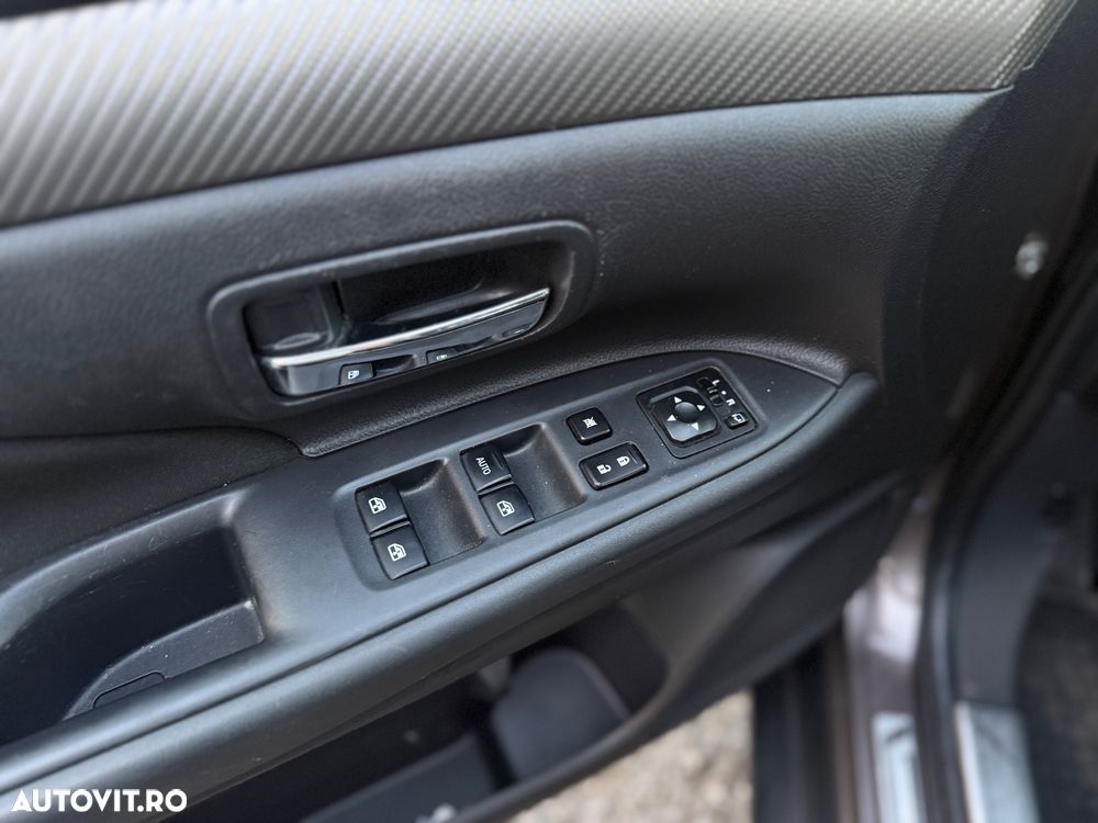 Mitsubishi Outlander - 21