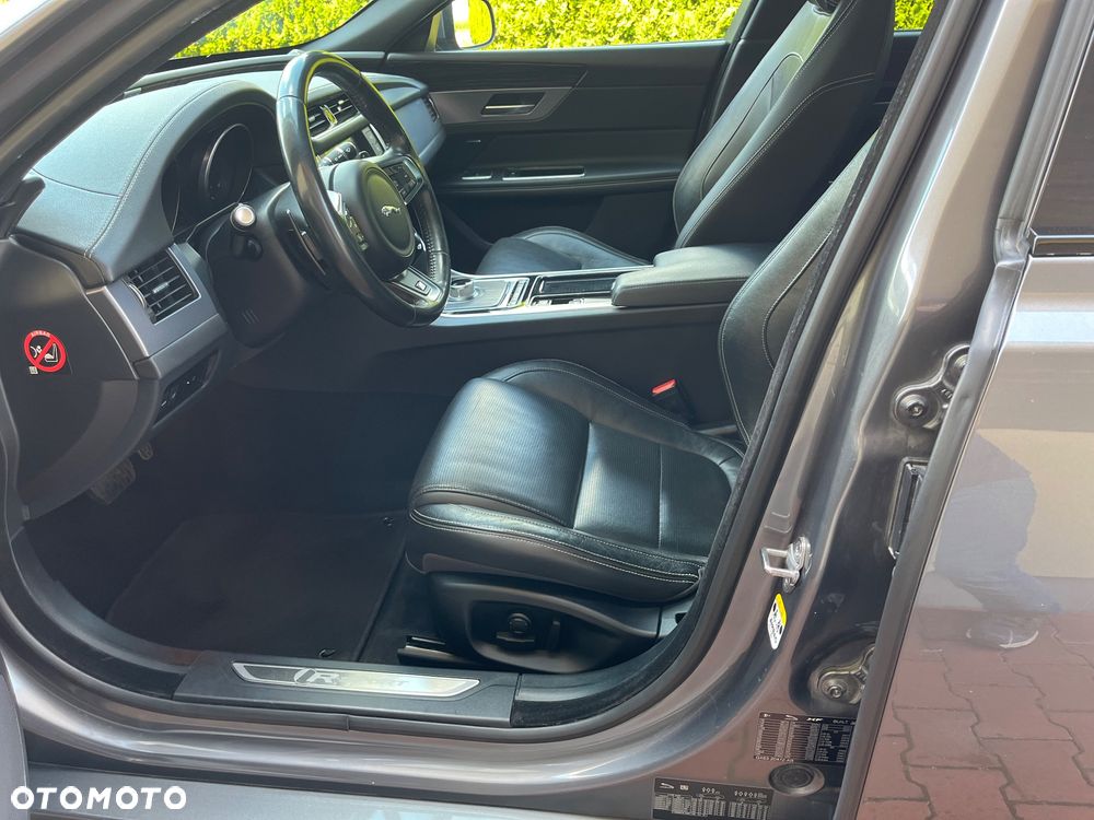 Jaguar XF 20d R-Sport - 15