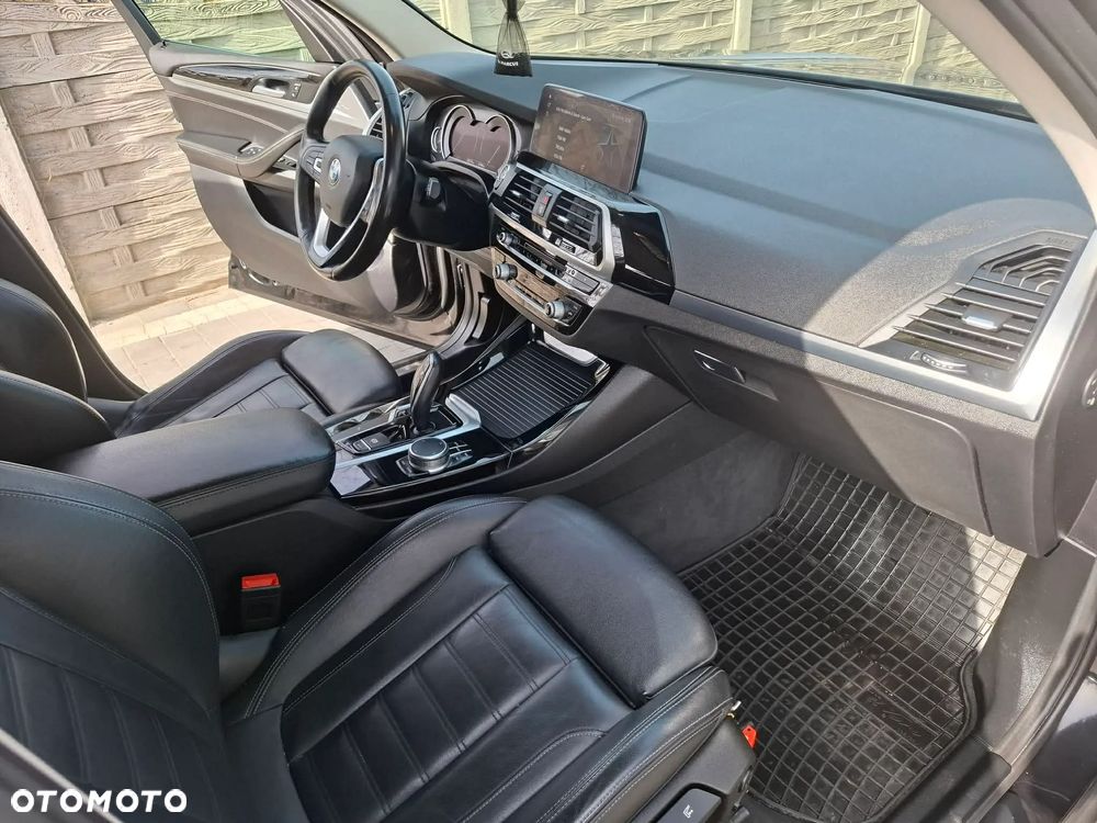 BMW X3 sDrive18d - 9