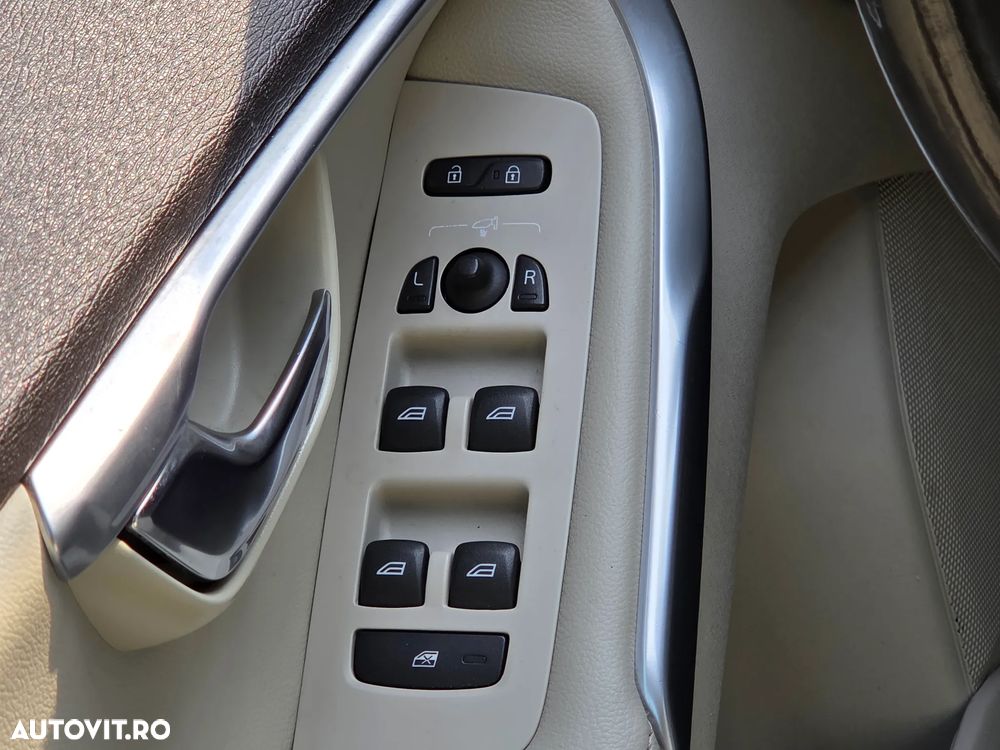 Volvo V40 D2 R Design - 21