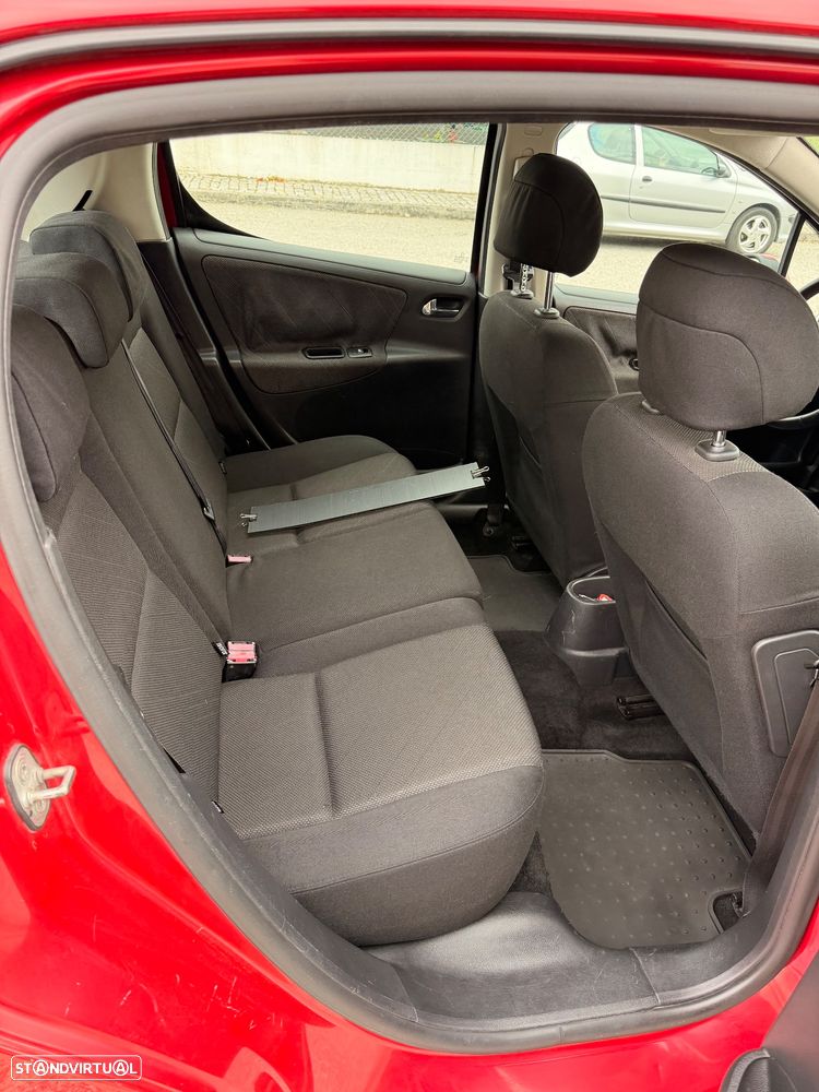 Peugeot 207 1.4 HDi Urban - 12
