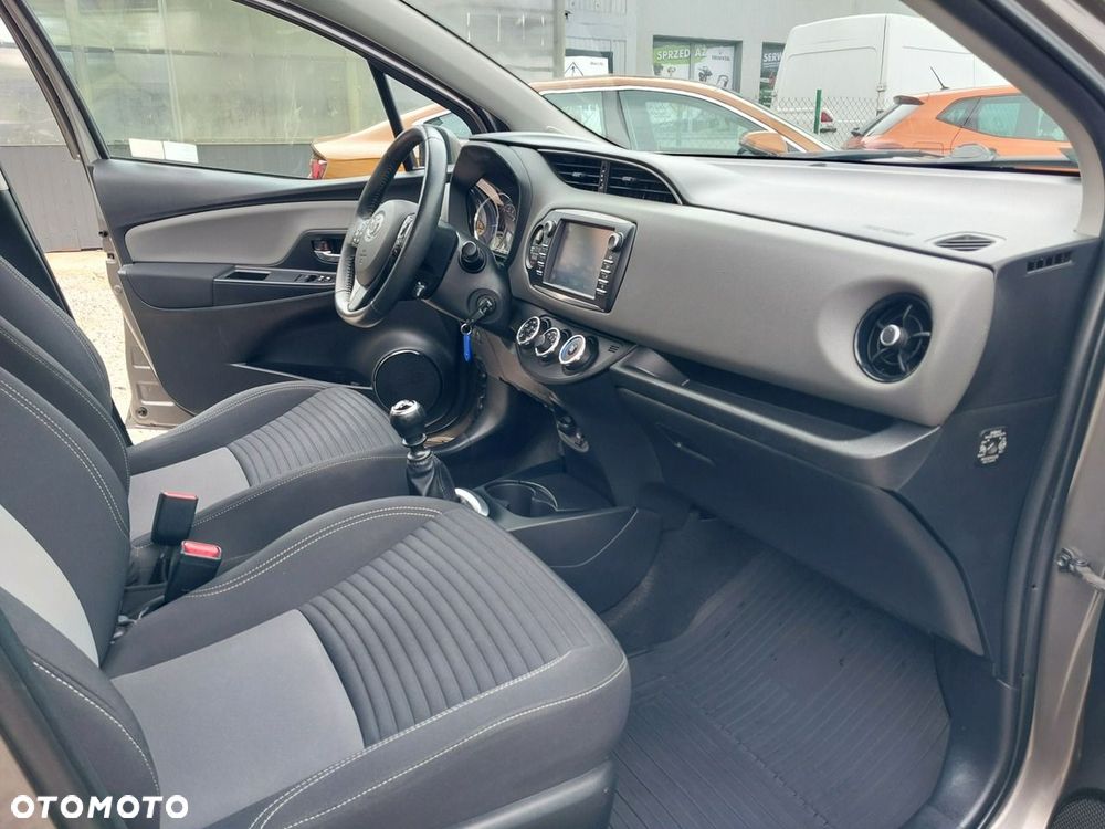 Toyota Yaris 1.5 Premium - 4