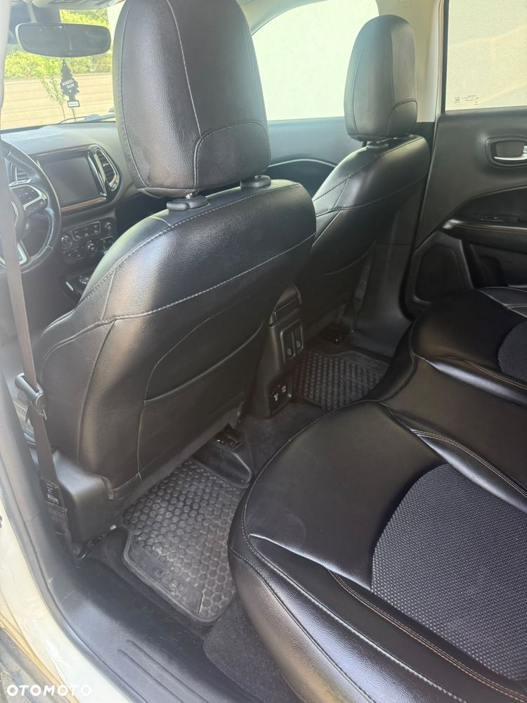 Jeep Compass - 12