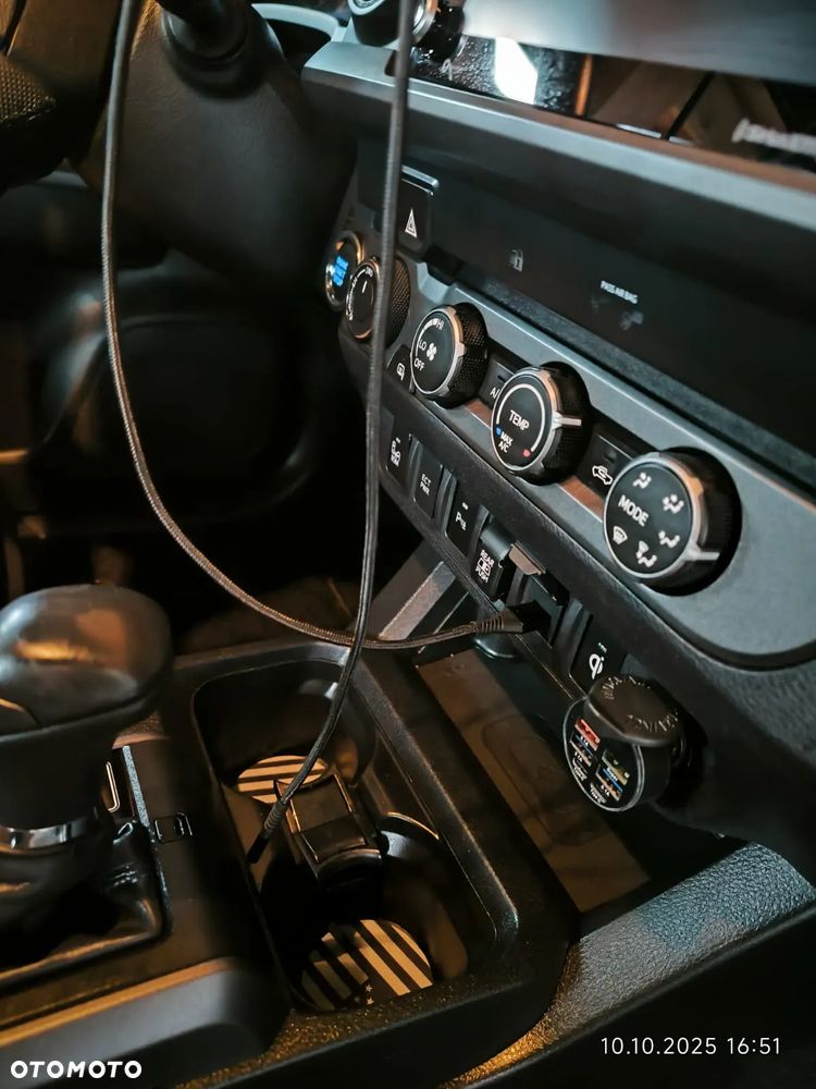 Toyota Tacoma - 9
