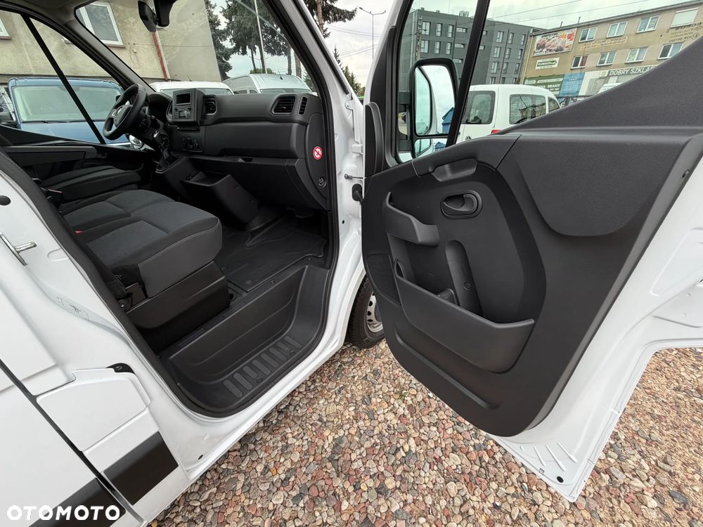 Renault MASTER L2H2 VAN Extended Grip przystosowany fabrycznie do jazdy po grząskim terenie, Mocny silnik 2.3dci 150KM Wzmocniony DMC:3.5t Ładowność 1361kg, Klimatronic, Fotel PNEUMATYCZNY, Kamera cofania, Parktroniki, Minibar, Tempomat, MP3, Bluetooth, USB, Lustro Wide View, Zawiasy drzwi 270', Zabudowa ładowni z instalacją DEFA 230V pod Serwis lub Warsztat, Nowe opony zimowe! - 34