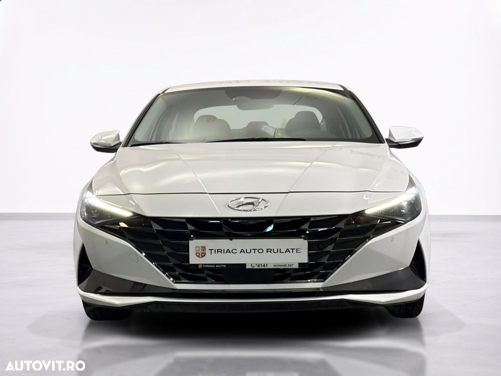 Hyundai Elantra - 9