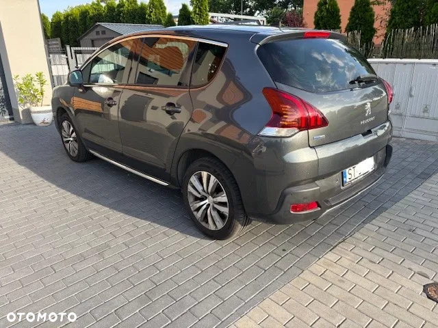 Peugeot 3008 1.2 PureTech Allure S&S - 4