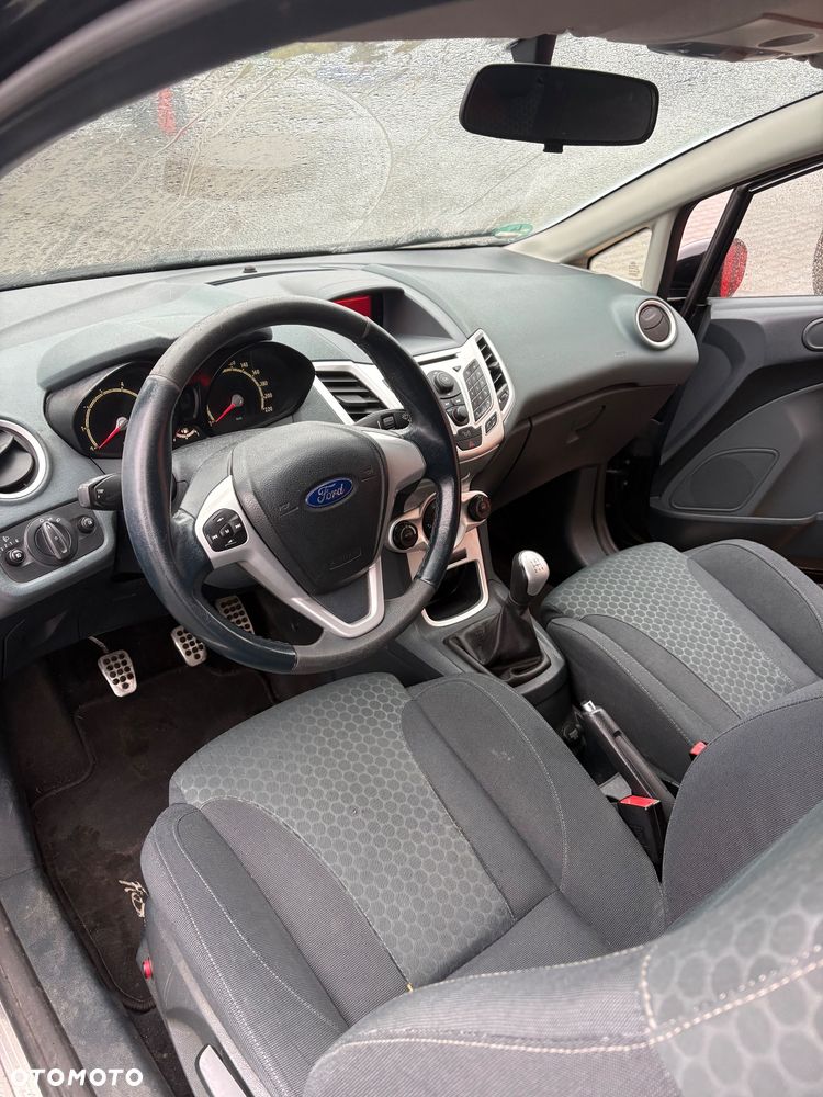 Ford Fiesta - 8