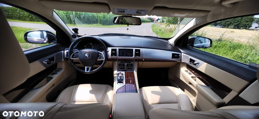 Jaguar XF 2.2 D Premium Luxury - 2