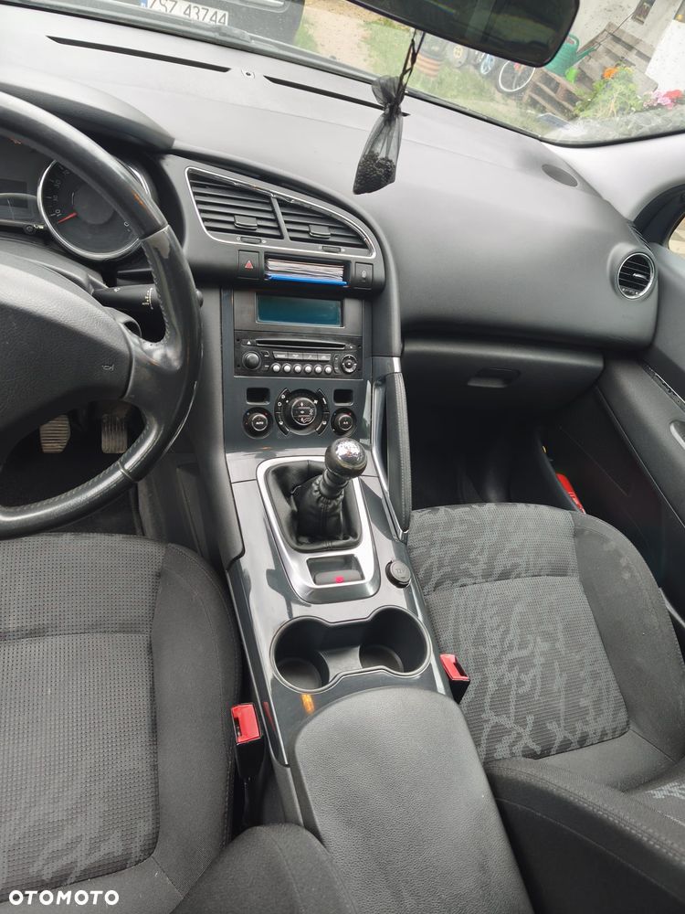 Peugeot 3008 1.6 HDi Trendy - 16