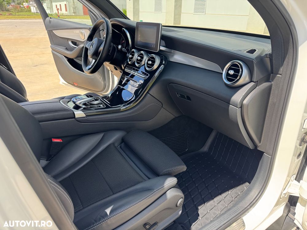 Mercedes-Benz GLC - 24