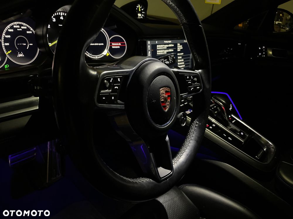 Porsche Panamera - 34