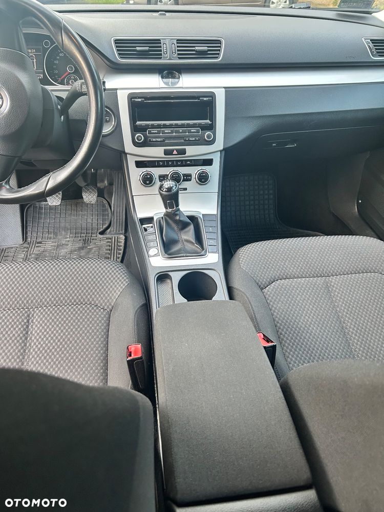 Volkswagen Passat 1.6 TDI Trendline - 7
