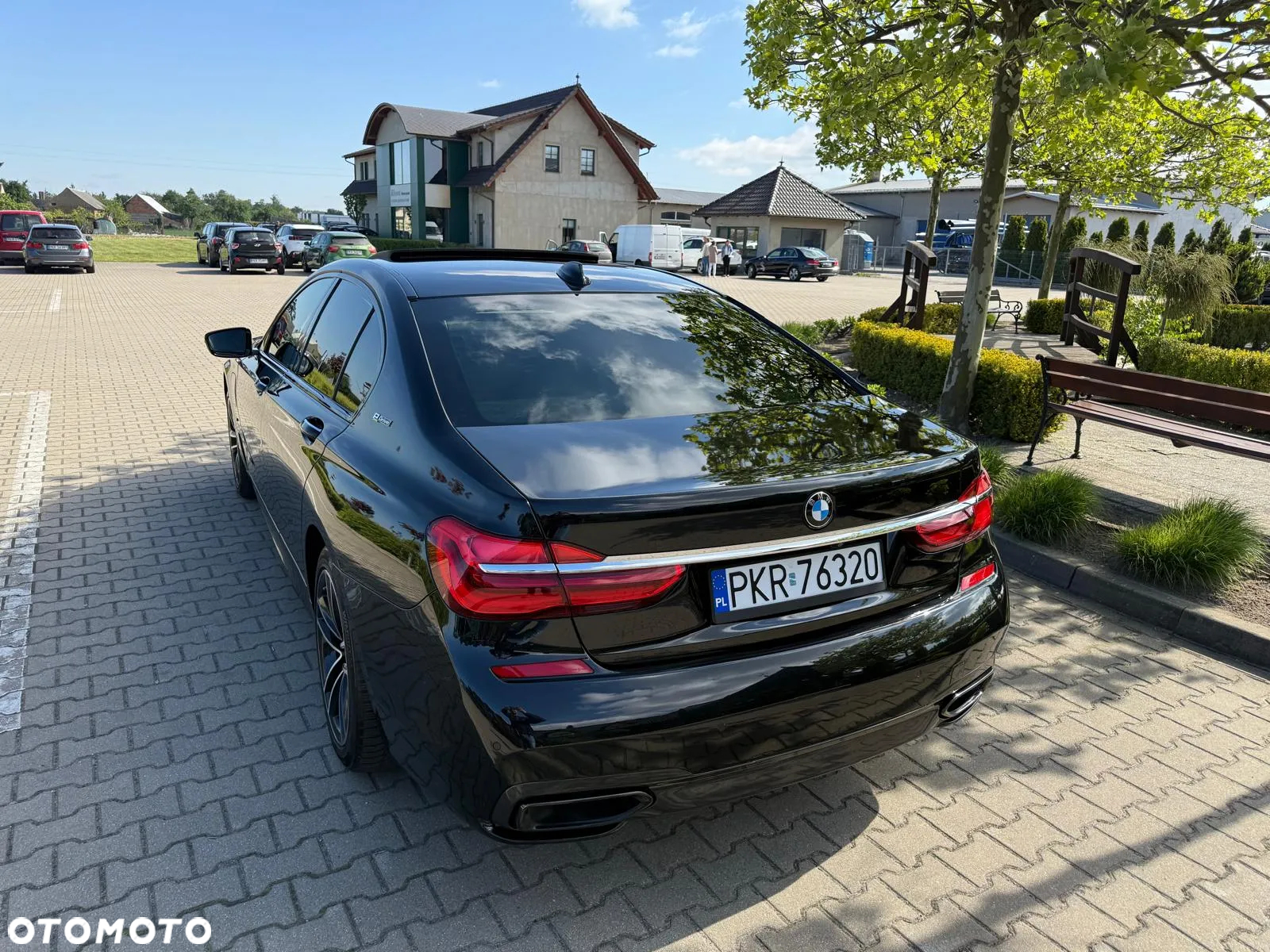 BMW Seria 7 740e iPerformance - 30