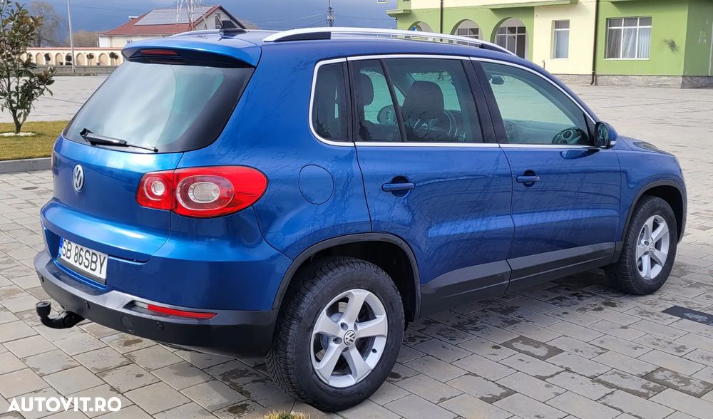 Volkswagen Tiguan 2.0 TDI DPF 4Motion Track & Avenue - 4