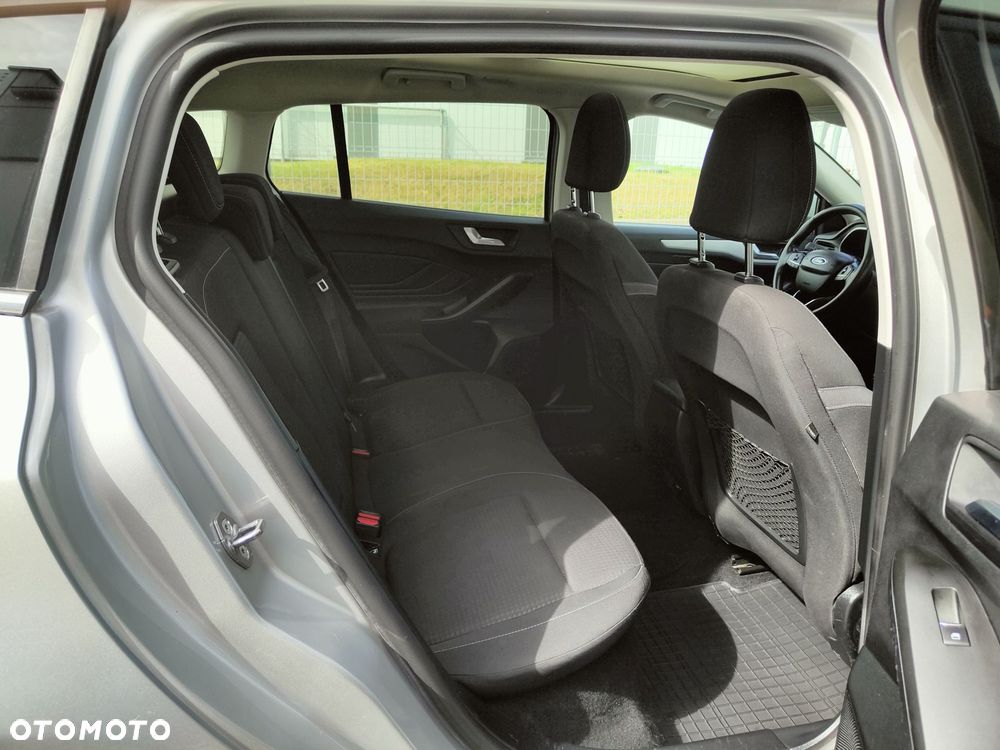 Ford Focus 1.5 EcoBlue Start-Stopp-System TITANIUM STYLE - 13