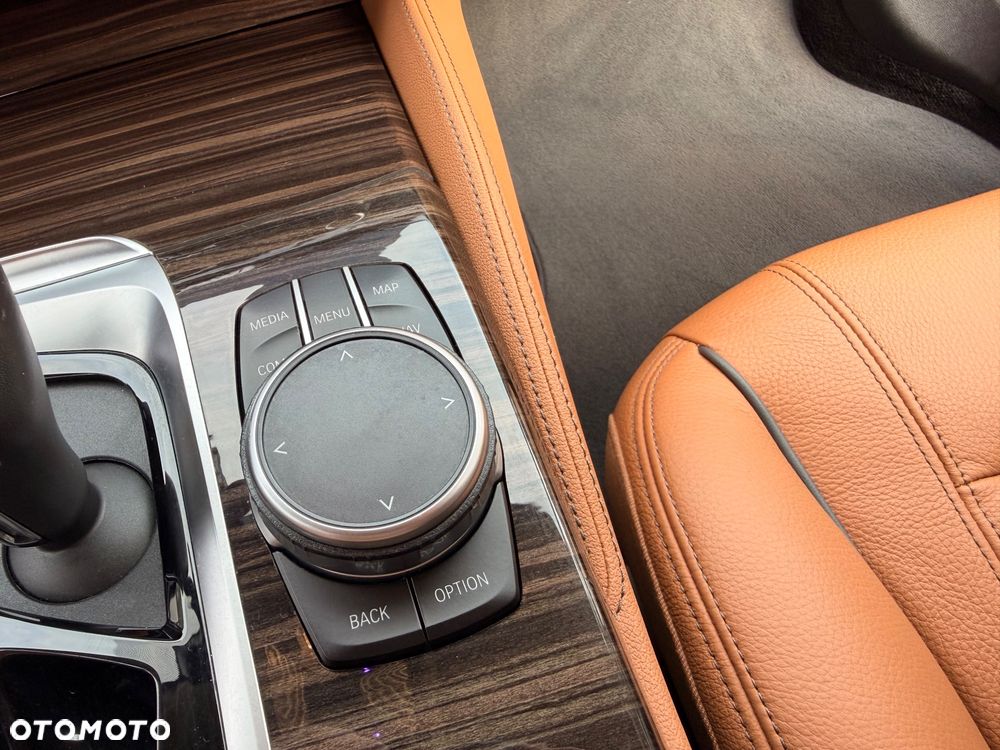 BMW Seria 5 520d Luxury Line - 16