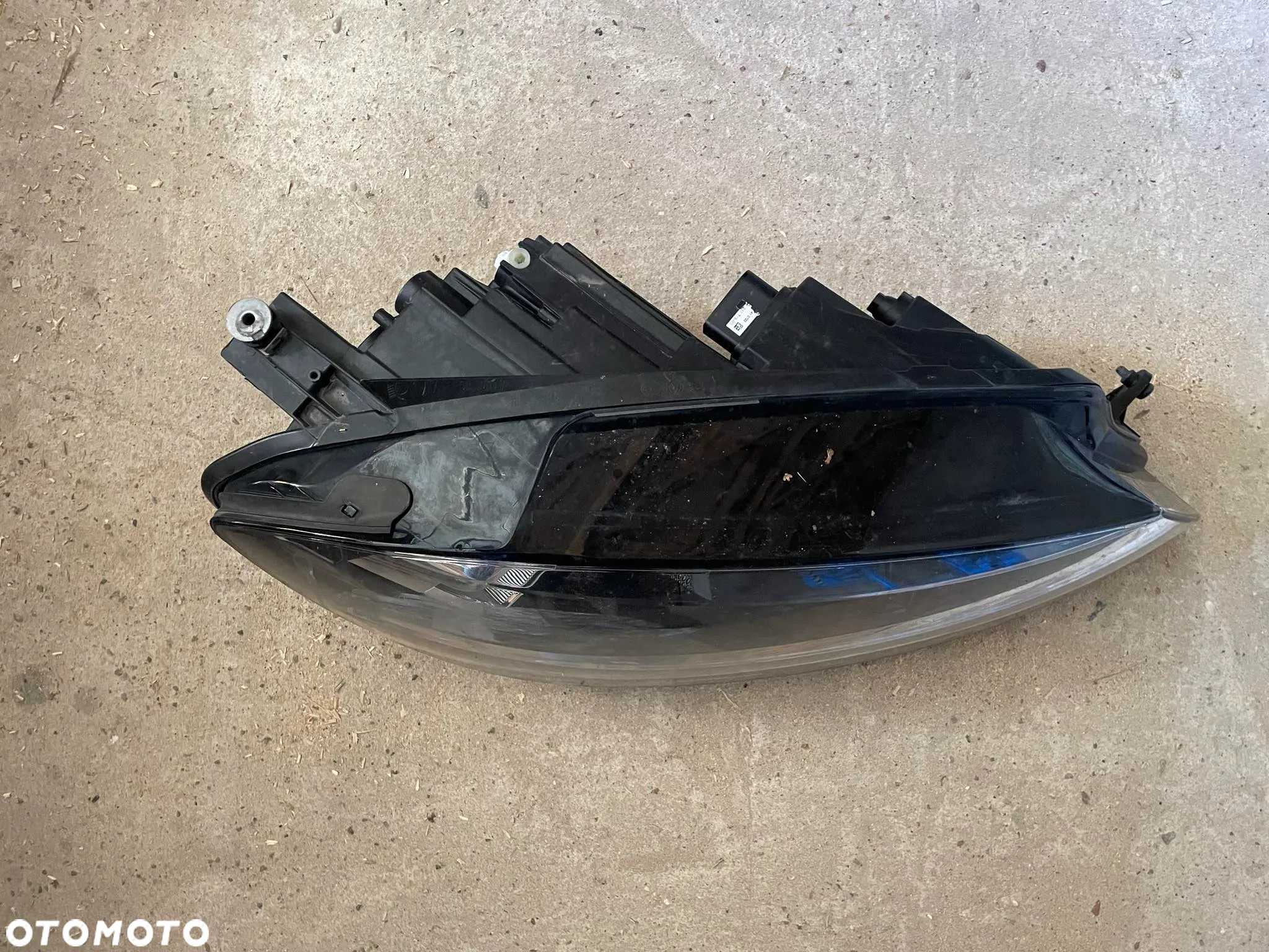 Lampa przednia prawa VW GOLF VII 2012 - 2020 oryginalna - 2