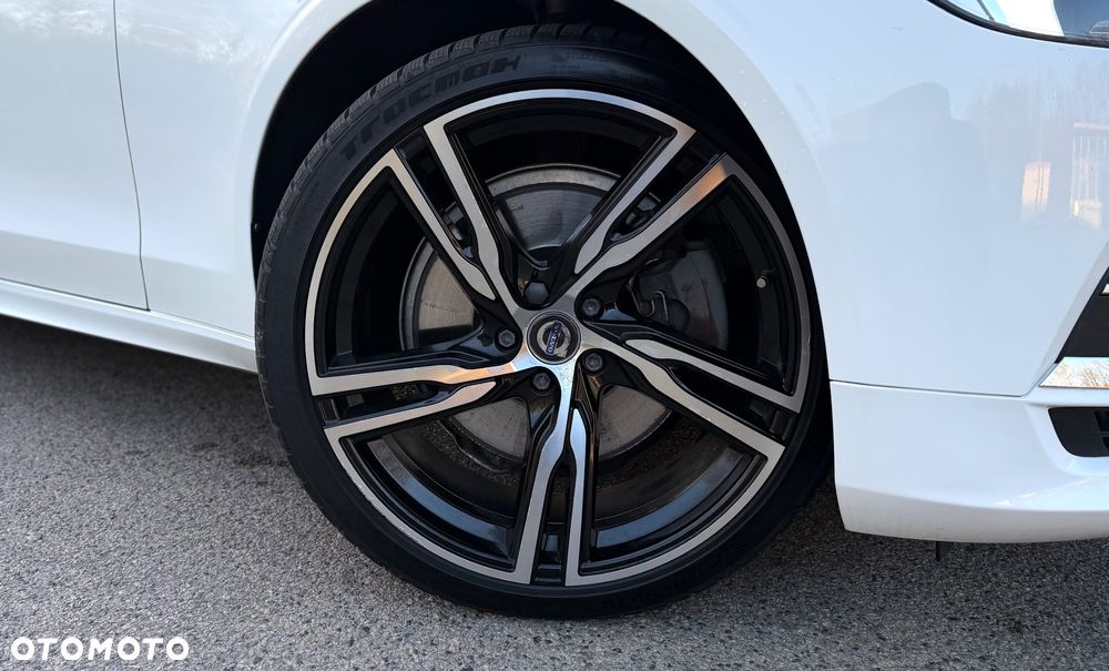 Volvo V90 T8 Twin Engine AWD Momentum - 11