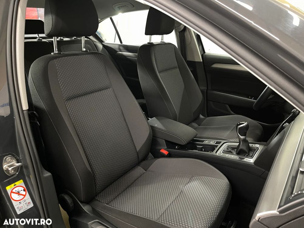 Volkswagen Passat 2.0 TDI Advance - 11