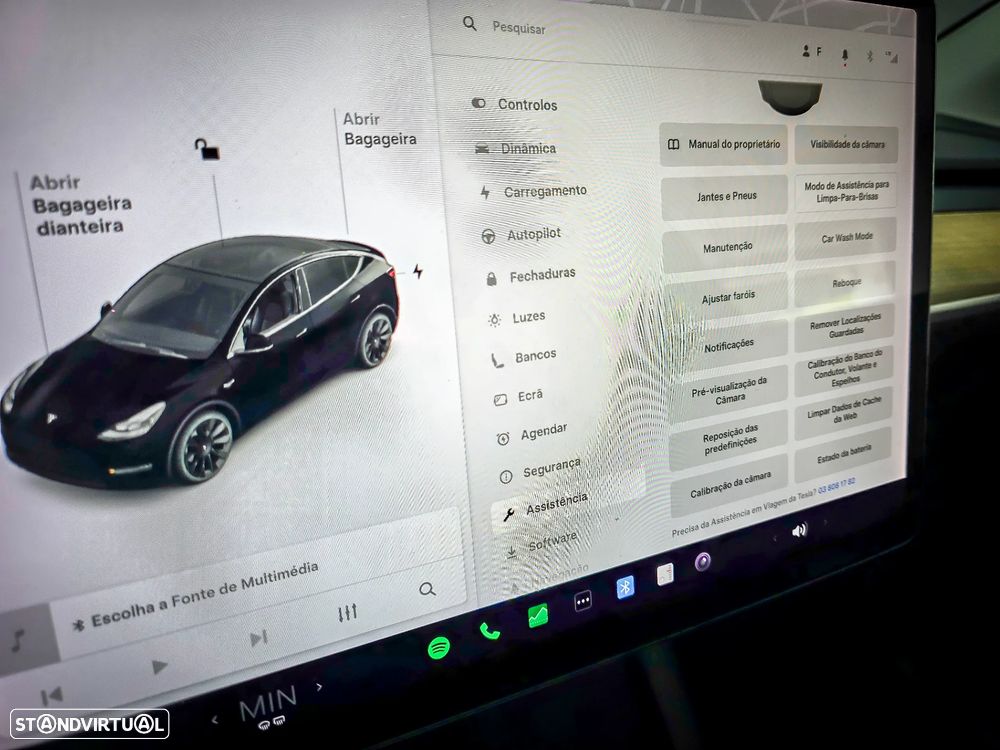 Tesla Model Y Long Range Dual Motor AWD - 32