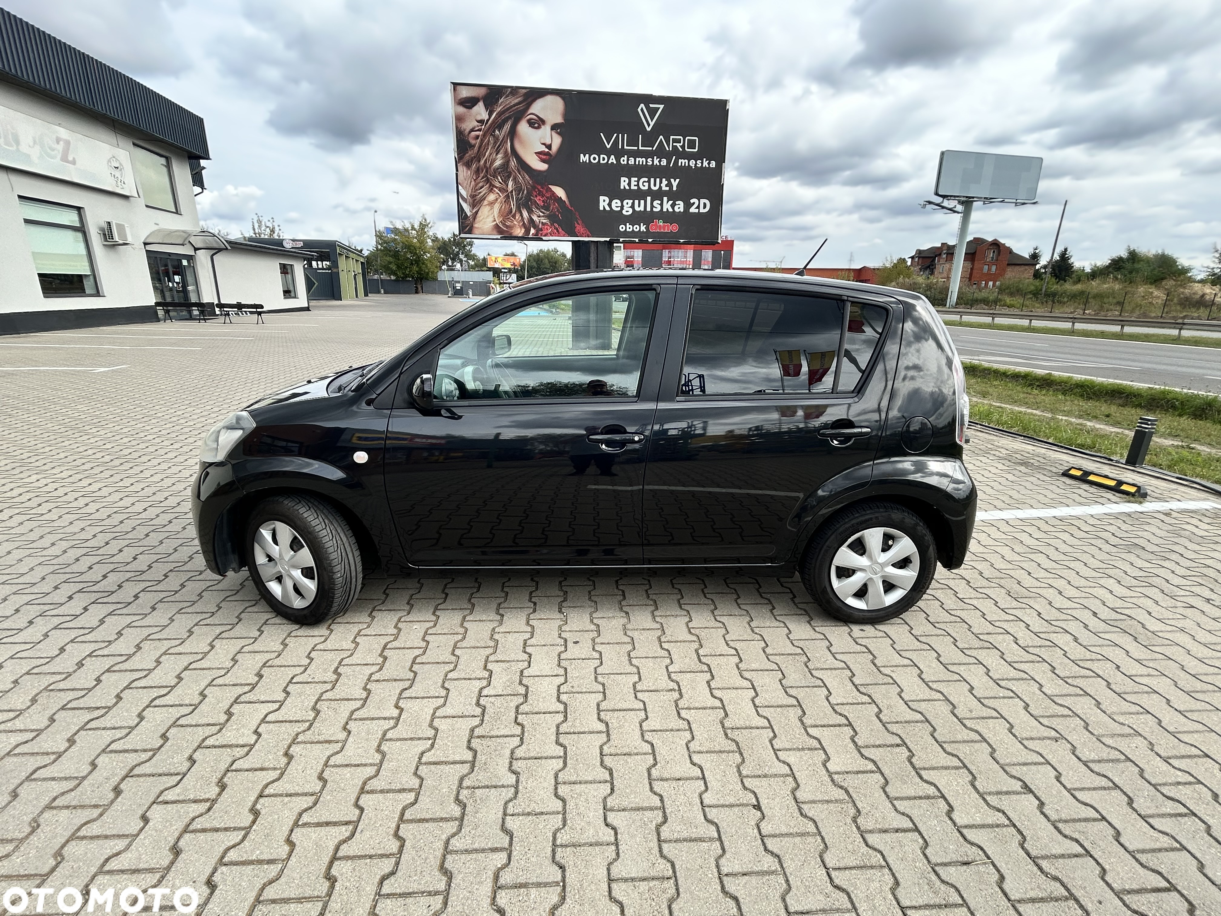Daihatsu Sirion 1.0 - 5