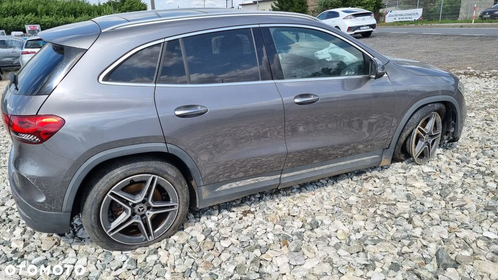 Mercedes-Benz GLA 220 d 4Matic 8G-DCT AMG Line - 2