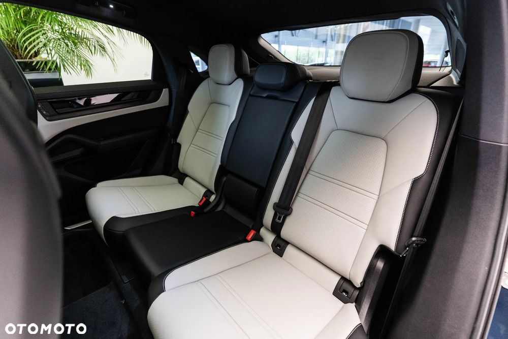 Porsche Cayenne S E-Hybrid PHEV - 13