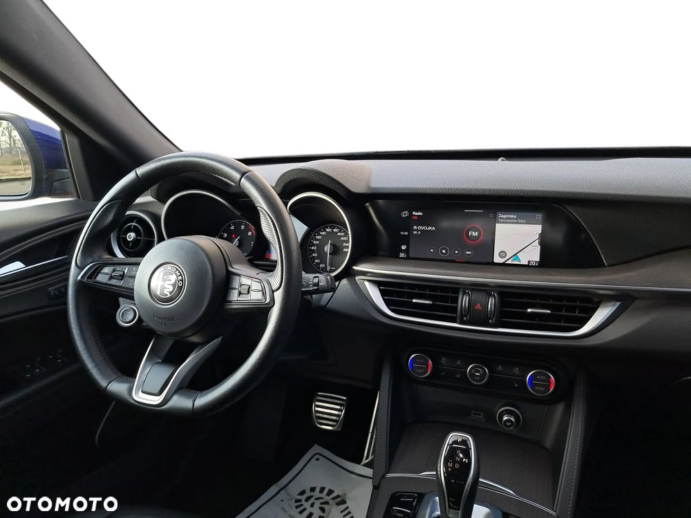 Alfa Romeo Stelvio - 15